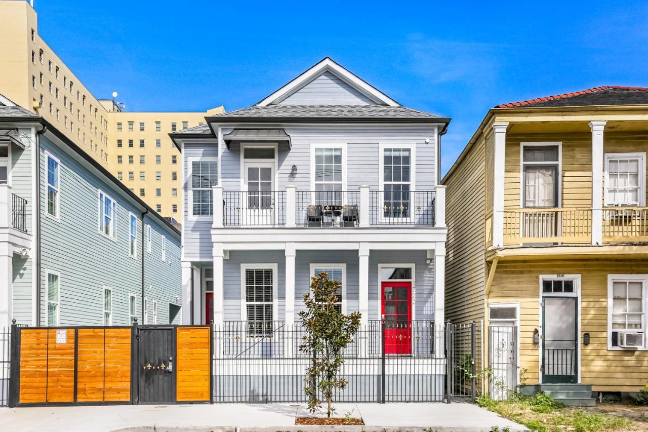 Hosteeva Stunning 4 Bedroom Condo W Pool Steps To St Charles Ave New Orleans Exterior photo